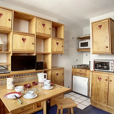 Apartamento 2 Personnes Au Centre Des Menuires - Fr-1-344-1029 *